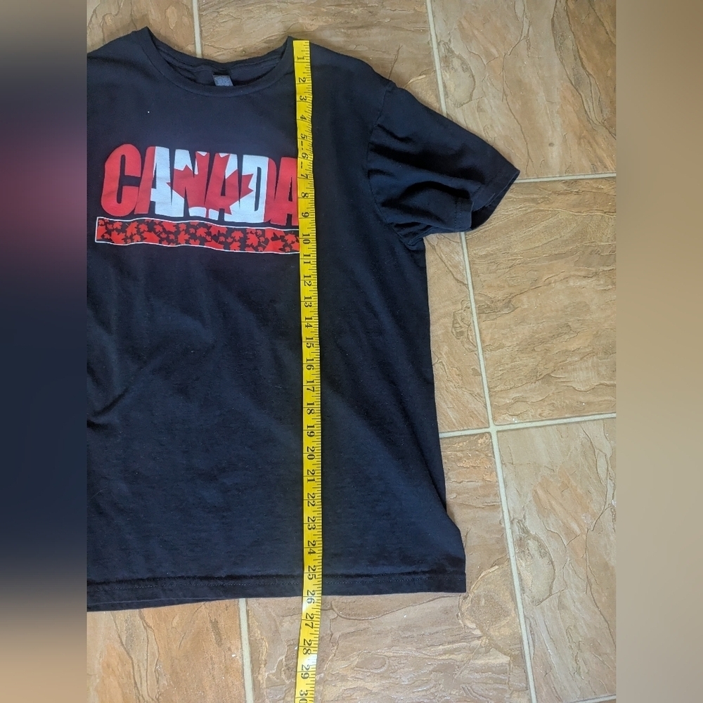 2/$15 Men's Black Canada Cotton Graphic T-Shirt- Red And White- Size Medium - Picture 3 of 5
